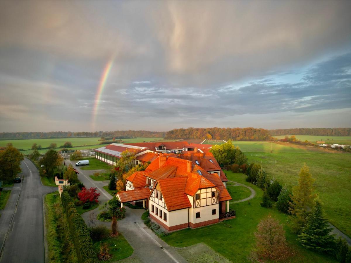 Villa Barbara Oborniki Slaskie Екстер'єр фото
